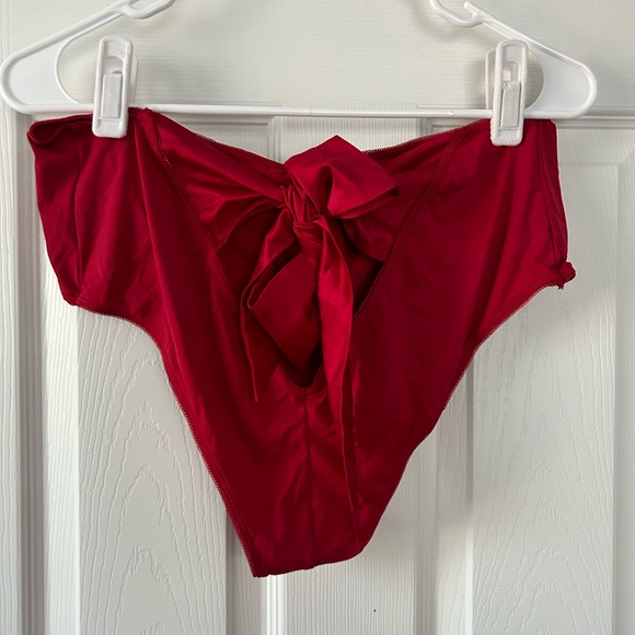 Torrid Valentine’s Day Set Size 1 - Picture 4 of 4